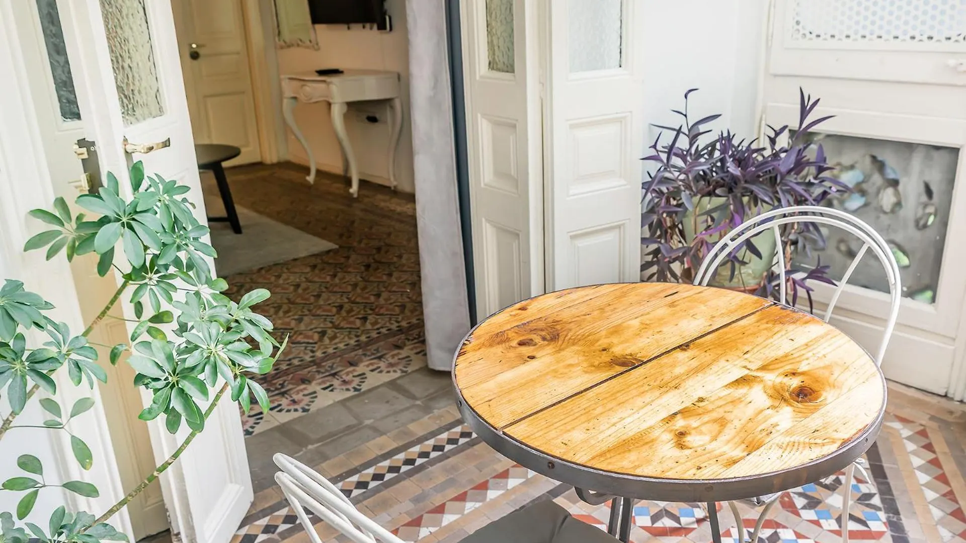 B-Garden Bcn Hostel Barcelona